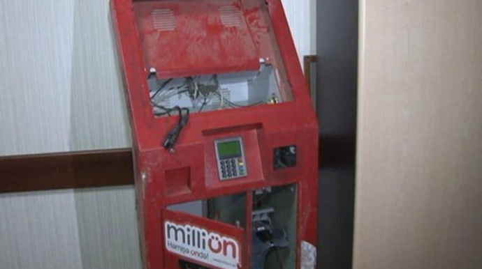 Suraxanıda ödəmə terminalından pul oğurlanıb 