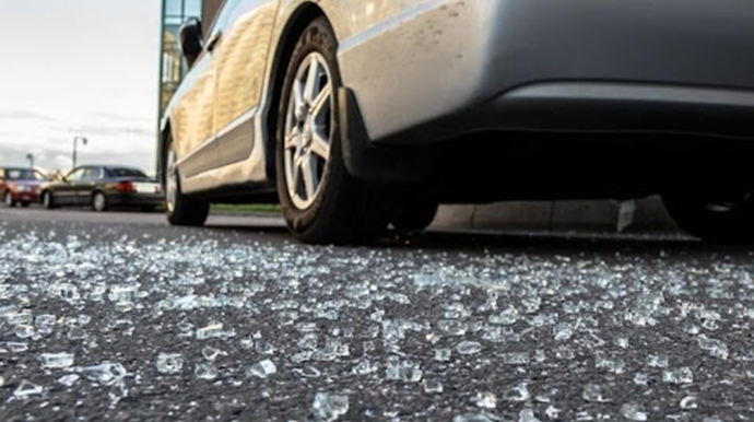 Dayanacağa gedirdi, maşın vurub öldürdü 