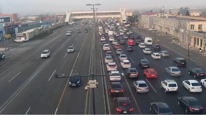 На каких улицах Баку 13 марта наблюдаются транспортные заторы? - ФОТО
