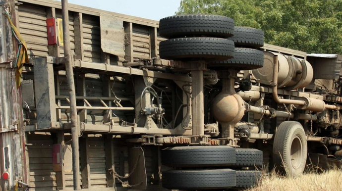 Şamaxıda yük avtomobili aşdı; SÜRÜCÜ ÖLDÜ  - VİDEO