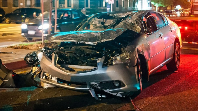 Tarixə düşmüş futbolçu avtomobil qəzasında ölüb