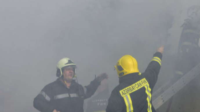 В Баку в ресторане произошел пожар