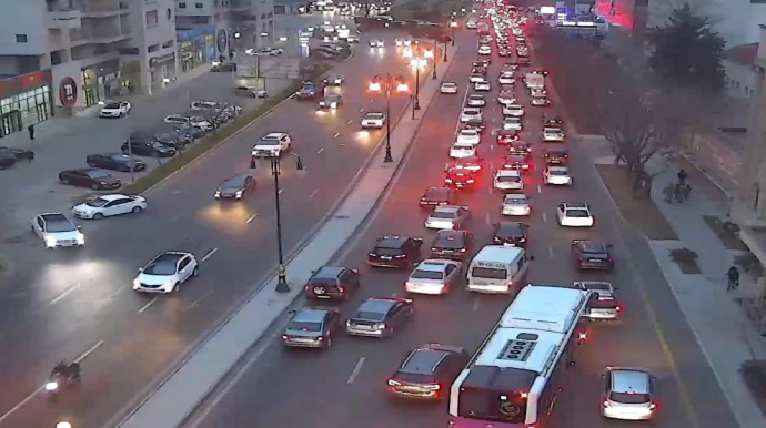 Bakıda sıxlıq olan yollar - SİYAHI 