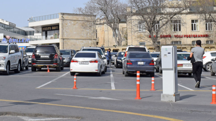 Bakıda hərədən bir "ixtira": Qanunsuz parklanma erasına nə vaxt son qoyulacaq? - FOTO 
