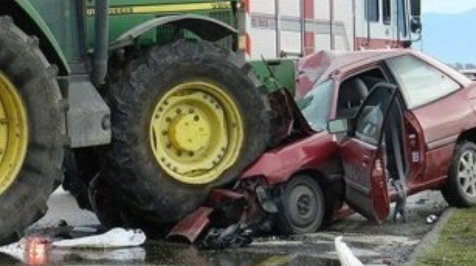 Əvvəl traktora, sonra avtomobilə çırpıldı 