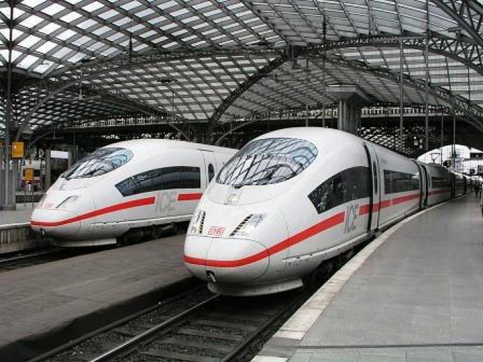 Qatardan 500 sərnişin təxliyə olundu - Bomba həyəcanı