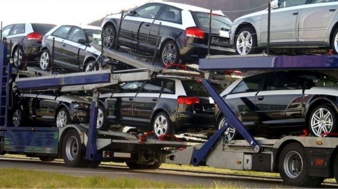 Avtomobil idxalında kəskin azalma: Maşın bazarını nə gözləyir? 