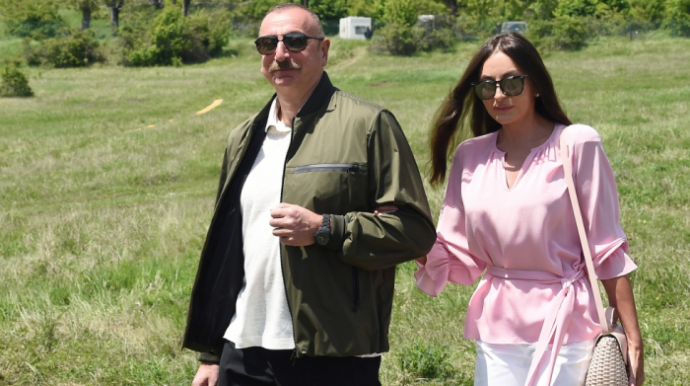 Prezident və birinci xanım "Xarıbülbül" festivalının AÇILIŞINDA