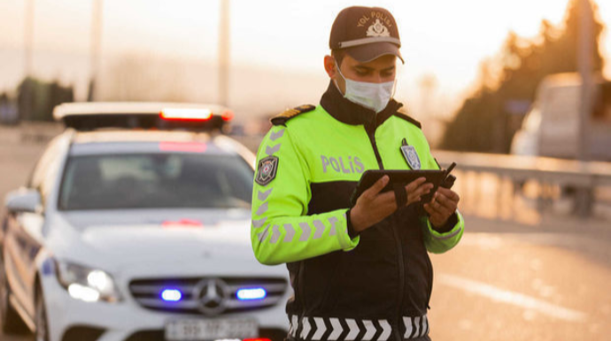 Yol polisindən hava şəraiti ilə bağlı sürüclərə XƏBƏRDARLIQ 