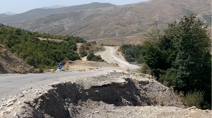 Dəmirçi-Lahıc avtomobil yolu ÇÖKDÜ  - Sürüşmə hər gün daha da ARTIR  - VİDEO