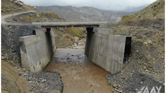 Quba-Xınalıq yolunda yeni körpünün inşası yekunlaşır - FOTO