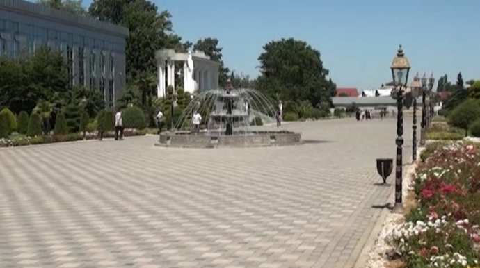 Sərt karantin rejiminin ləğv edildiyi şəhərdə həyat axarına qayıdır - VİDEO 