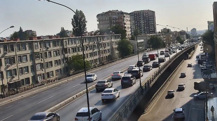 На каких улицах Баку 30 июля наблюдаются транспортные заторы? - ФОТО