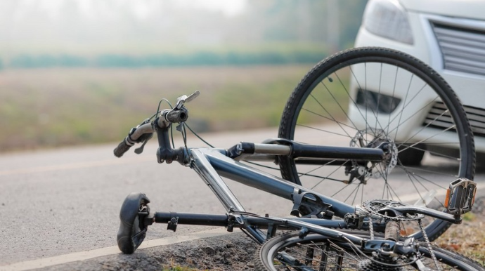 Şərurda avtomobil velosipedçini vuraraq öldürüb 