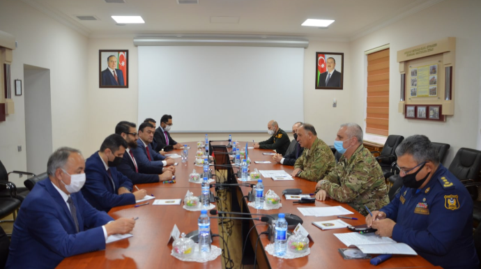 Müdafiə nazirliyində görüş olub