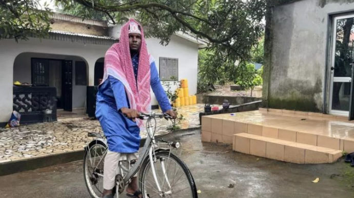 Həcc ziyarəti üçün velosipedlə 8500 kilometr qət etdi 