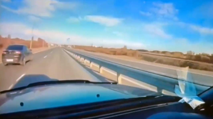 Qadın sürücü qəzaya səbəb oldu; avtomobil körpüyə çırpıldı - FOTO - VİDEO 