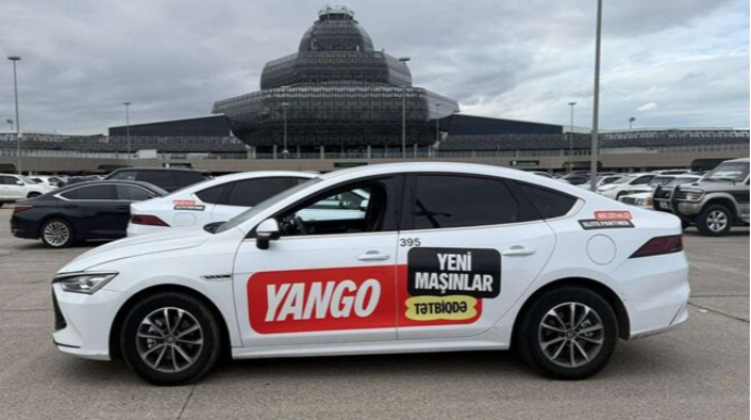 Taksi sürücüsü sükan arxasında yatdı – “Plan 150 manatdır”  - VİDEO