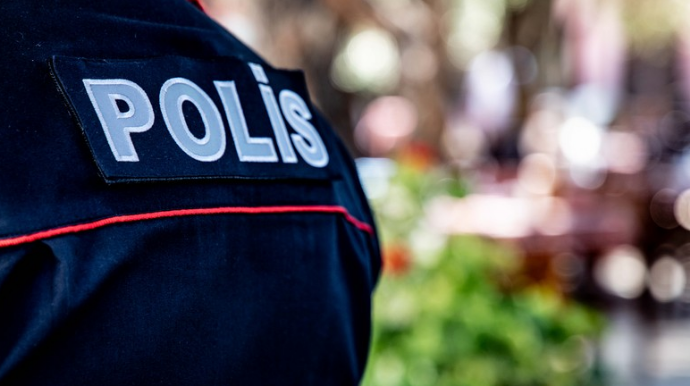 Azərbaycanda polis arvadını döydüyünə görə İŞDƏN ÇIXARILDI