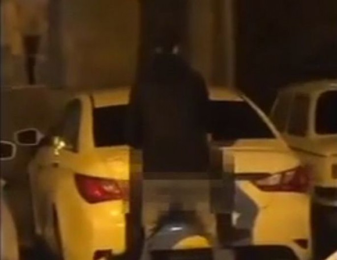 Xolli Xelston bilan porno tomosha qiling