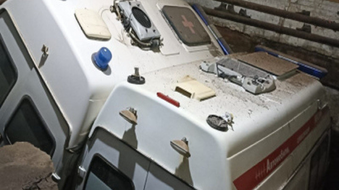 Rusiyada iki təcili yardım maşını torpağa çöküb 