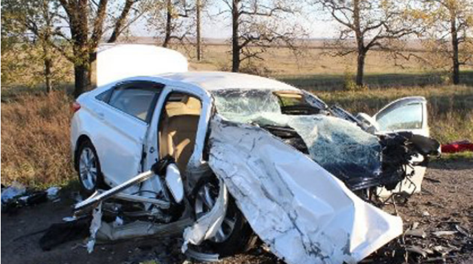 Bacısını və dayısı oğlunu yataqda tutub bıçaqladı; "Hyundai"la qəzaya düşdü - 11 il həbs verildi 