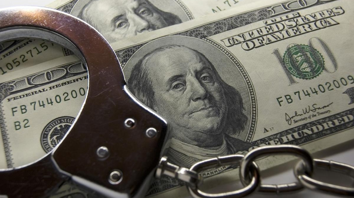 Bakıda evdən 5 000 manatlıq oğurluq olub