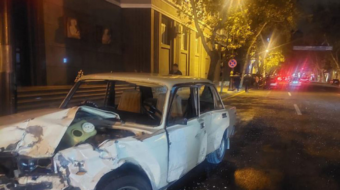 В центре Баку произошла авария, есть пострадавшие  - ФОТО