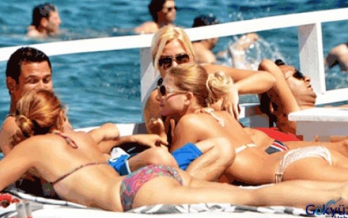 Tanınmış idmançılarımız oteldən qovuldu - Qızlara sataşıblar