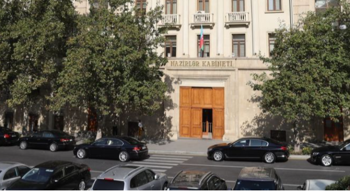 Həftəsonu fəaliyyətinə icazə verilən qurumlar - SİYAHI 