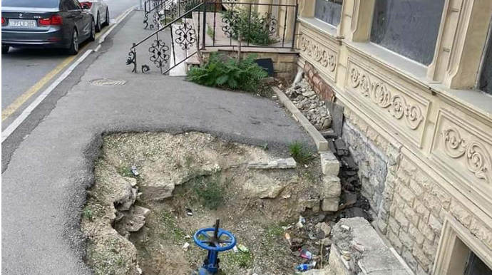 Təmir olunan küçə səkisində iş niyə yarımçıq qalıb?  - FOTO