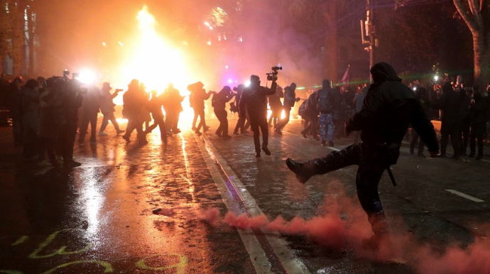 Tbilisidəki etiraz aksiyalarında 143 polis əməkdaşı xəsarət alıb 