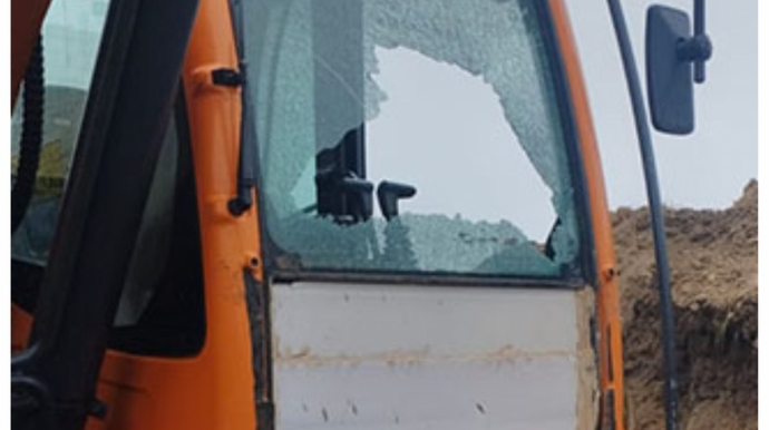 Ermənistan silahlı bölmələri Laçında ekskavatoru atəşə tutub   - FOTO