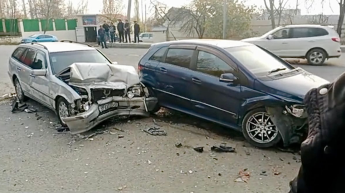 İsmayıllıda iki “Mercedes” toqquşdu,  sürücülərdən biri xəsarət aldı   - VİDEO