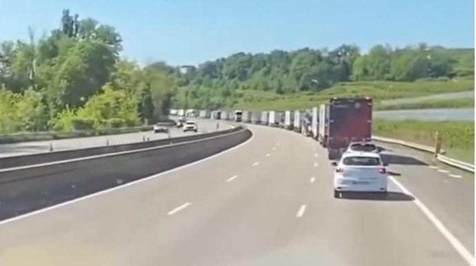 Avropanın yol mədəniyyəti türk sürücünü təəccübləndirdi - VİDEO 