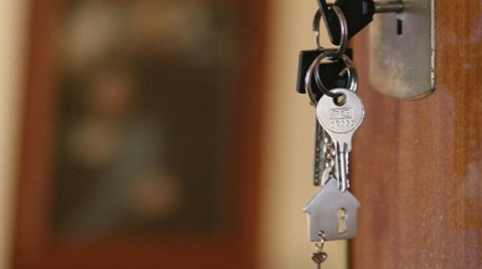 Bakıda mənzildə kişi meyiti tapılıb