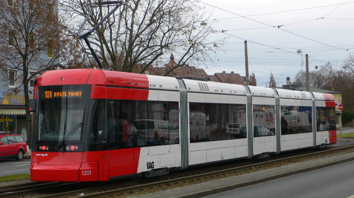 Bu ölkədə sürücülük vəsiqəsi ilə tramvay da sürmək olar  - FOTO