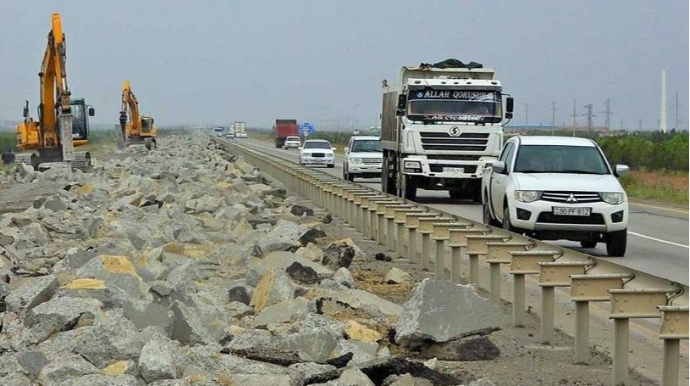 Beton yolun təmirinə görə ödənişli avtomobil yolunda müvəqqəti hərəkət təşkil edilə bilərmi? 