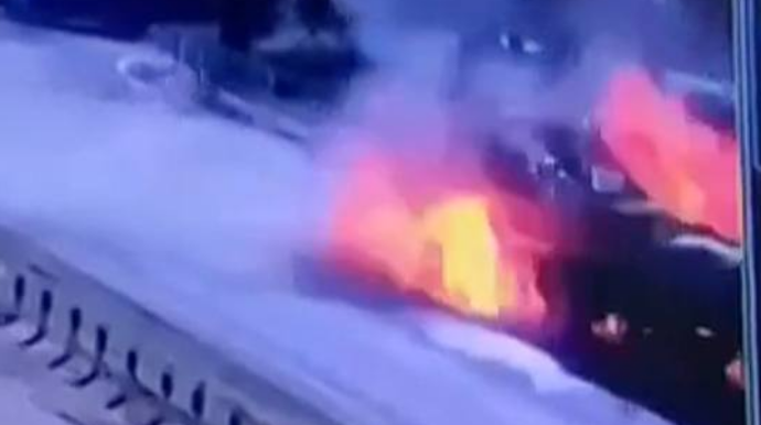 Yük maşınları toqquşub partladı - VİDEO