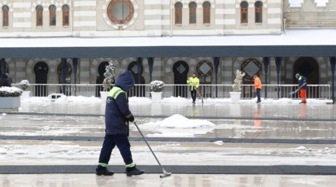 ADY hava şəraiti ilə əlaqədar təhlükəsizlik tədbirlərini gücləndirdi - FOTO