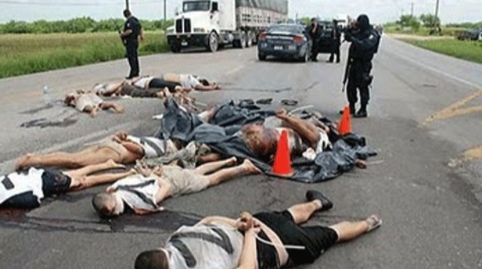 Qəzaya düşən yük maşınında 14 cəsəd tapıldı 