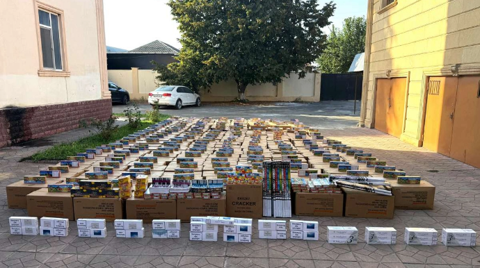 Таможенники предотвратили незаконный ввоз пиротехники и табачных изделий из Грузии в Азербайджан - ФОТО