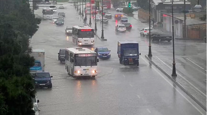 Hazırda paytaxtda sıxlıq olan yolların SİYAHISI 