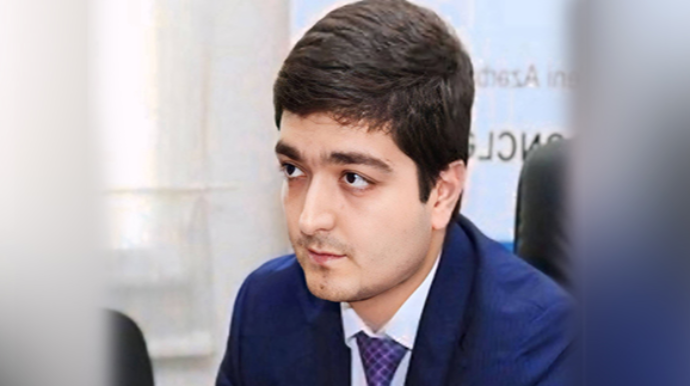 Eks-məmurun oğlu gəlir yerini gizlədir - Hamının qarşısında danışmadı 