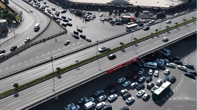 Sürücüləri "20 Yanvar" dairəsindən keçdiklərinə peşman edən problemlər - VİDEO