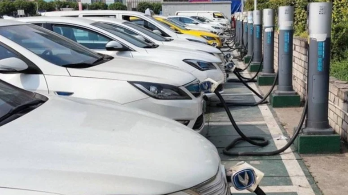 Elektromobil sürənlər hər kilometr üçün ödəniş etməli olacaq - Britaniyada YENİ VERGİ