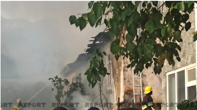 Oğuzda köhnə çörək sexi yanıb - FOTO