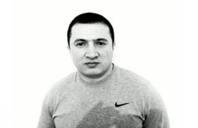 "Lotu Quli"nin yaxın adamının məhkəməsində polis əməkdaşı dindirilib