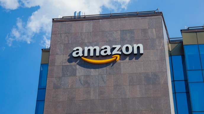 На Amazon  подали в суд по подозрению в расизме