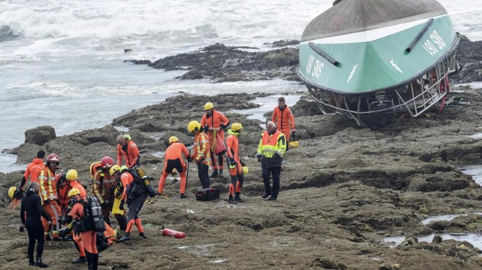 Sərnişin qayığı qəzaya uğrayıb, onlarla insan ölüb